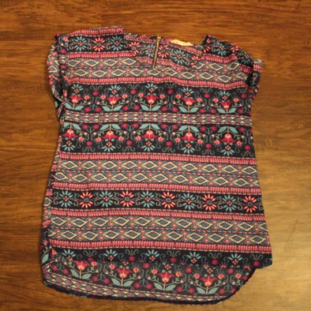 Patterned super cute blouse